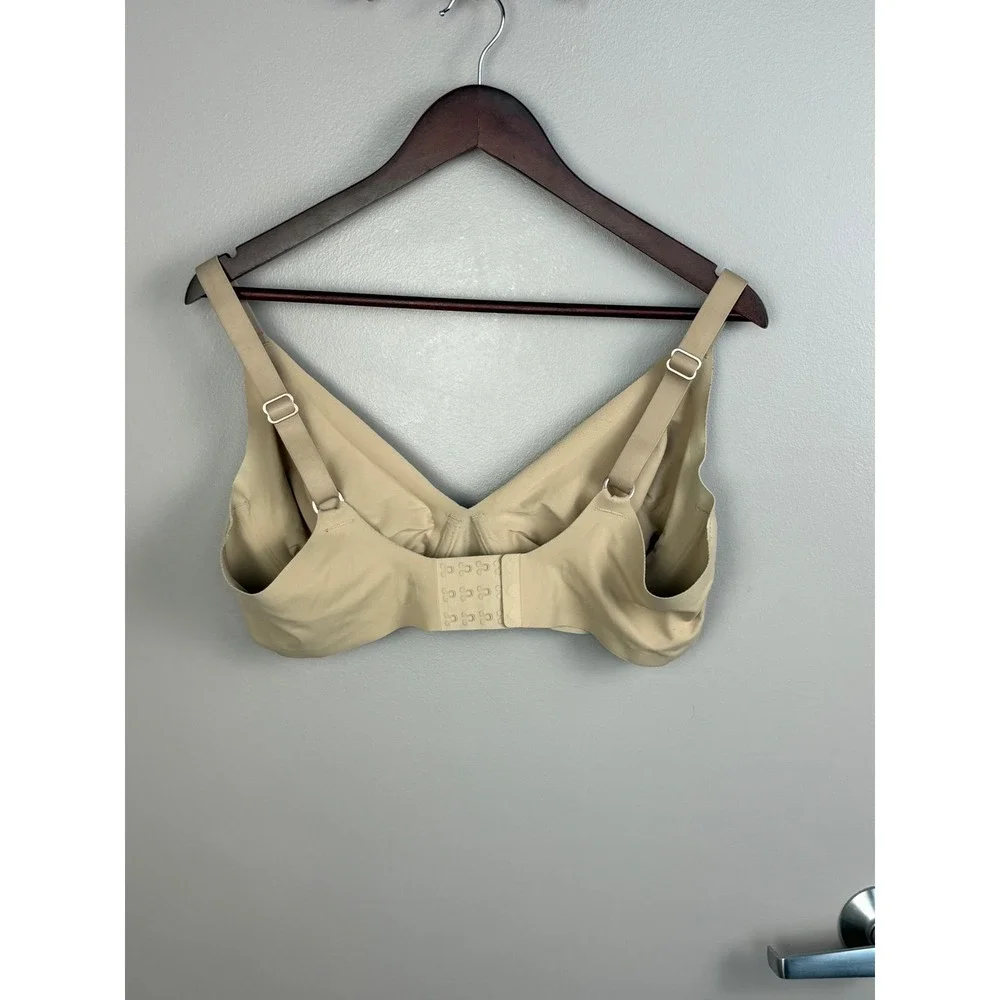 Aerie Smoothez Plunge Bra Women 40D Tan‎ Nylon Blend Seamless Adjustable Straps